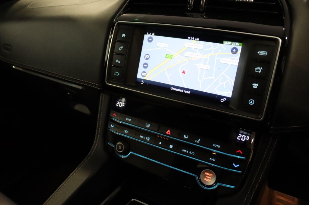 JAGUAR F-PACE 2.0 D240 R-Sport 2018