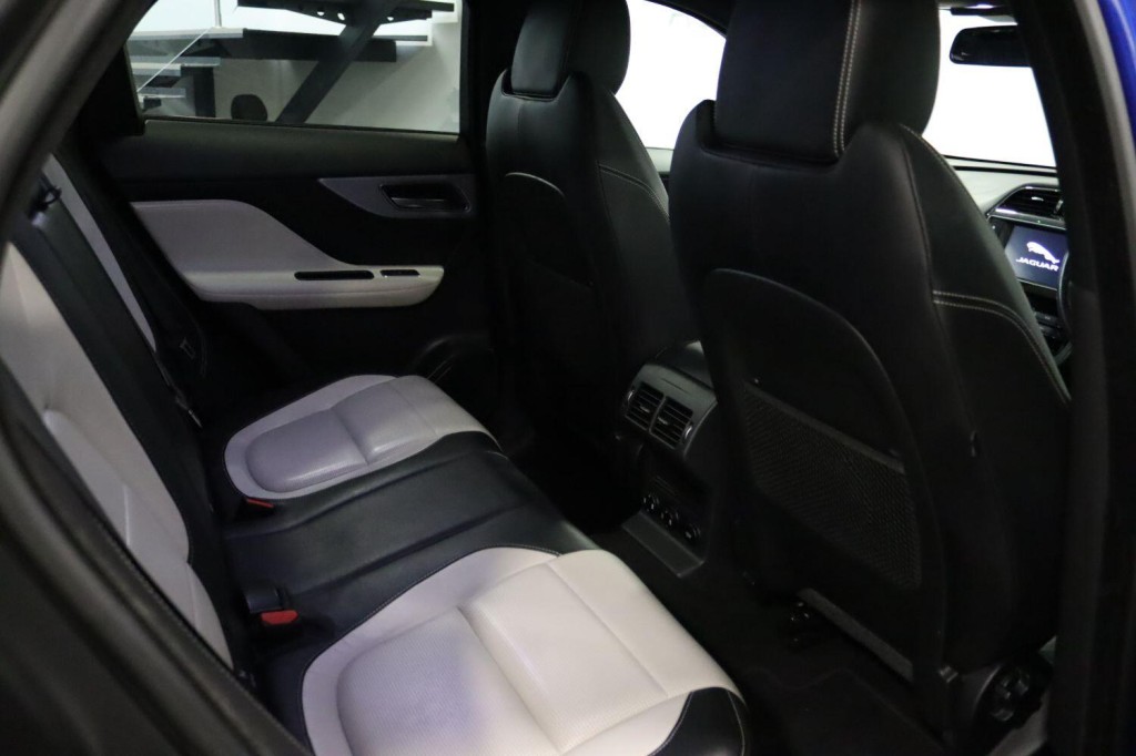 JAGUAR F-PACE 2.0 D240 R-Sport 2018