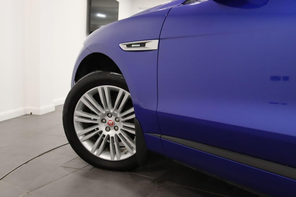 JAGUAR F-PACE 2.0 D240 R-Sport 2018