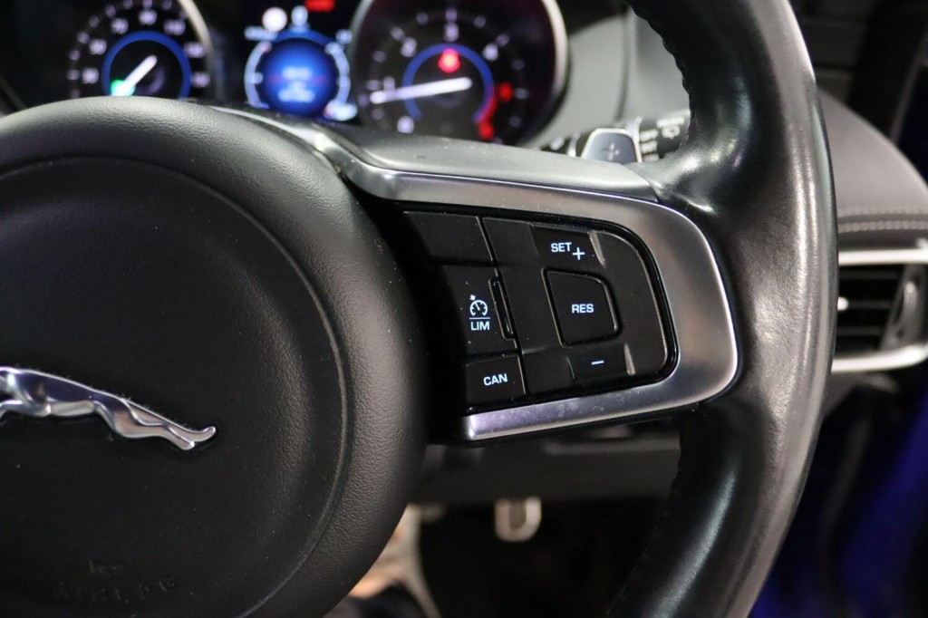 JAGUAR F-PACE 2.0 D240 R-Sport 2018