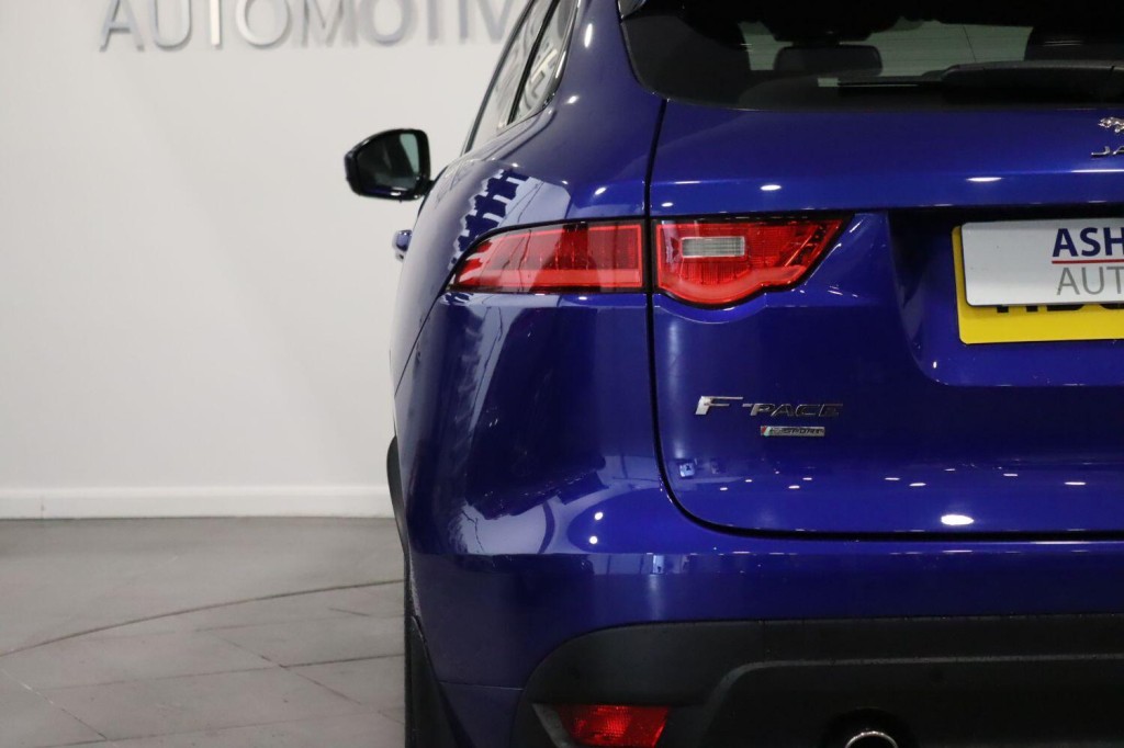 JAGUAR F-PACE 2.0 D240 R-Sport 2018