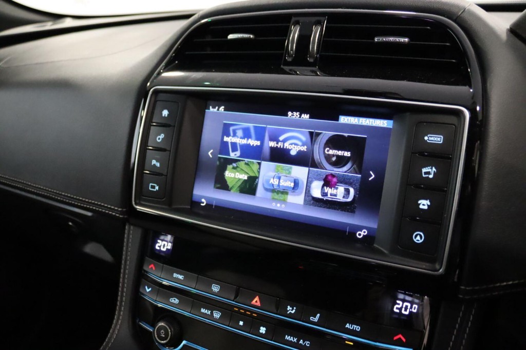 JAGUAR F-PACE 2.0 D240 R-Sport 2018