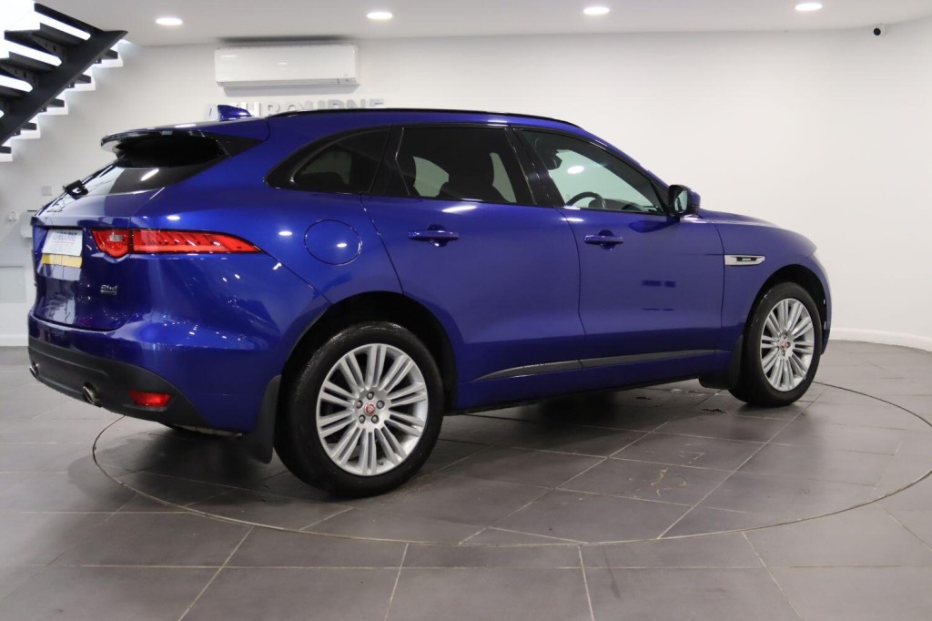 JAGUAR F-PACE 2.0 D240 R-Sport 2018