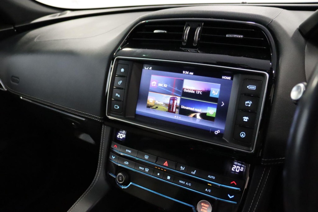 JAGUAR F-PACE 2.0 D240 R-Sport 2018