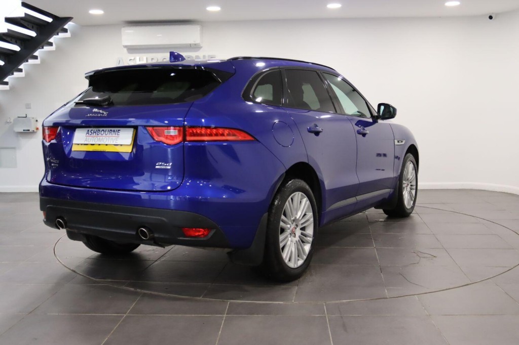 JAGUAR F-PACE 2.0 D240 R-Sport 2018