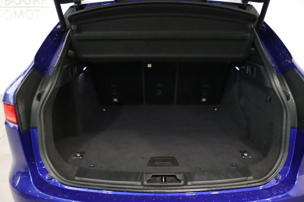 JAGUAR F-PACE 2.0 D240 R-Sport 2018