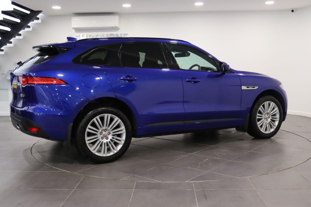 JAGUAR F-PACE 2.0 D240 R-Sport 2018