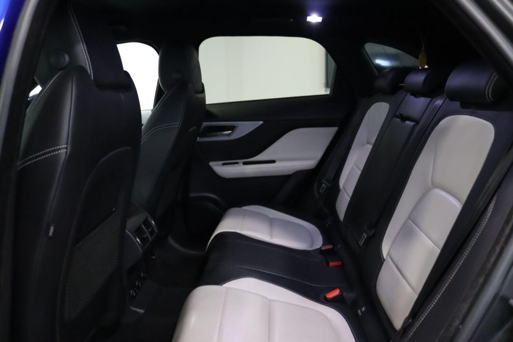JAGUAR F-PACE 2.0 D240 R-Sport 2018