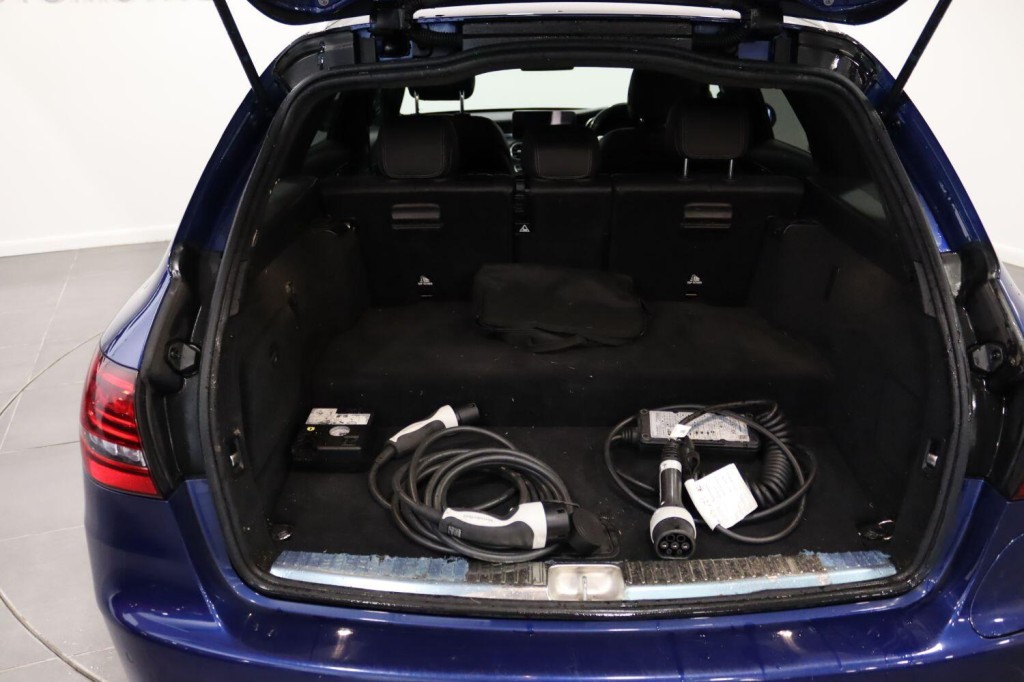 MERCEDES-BENZ C CLASS 2.0 C300de 13.5kWh AMG Line Edition 2019