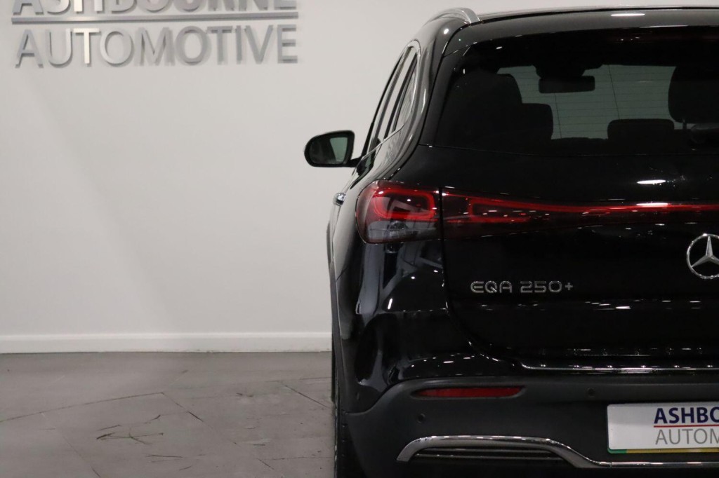 MERCEDES-BENZ EQA EQA 250+ 70.5kWh AMG Line 2022