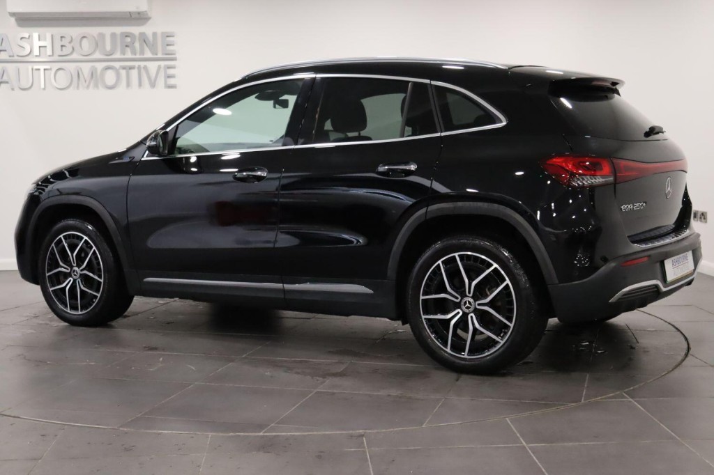 MERCEDES-BENZ EQA EQA 250+ 70.5kWh AMG Line 2022