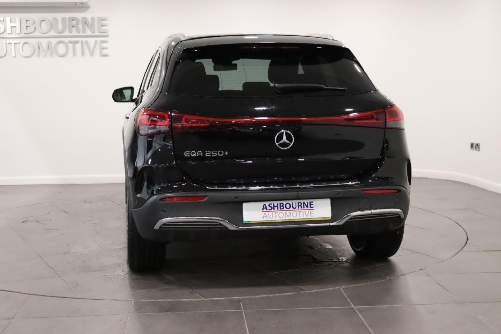 MERCEDES-BENZ EQA EQA 250+ 70.5kWh AMG Line 2022