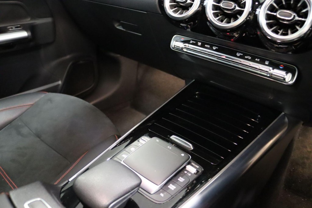 MERCEDES-BENZ EQA EQA 250+ 70.5kWh AMG Line 2022