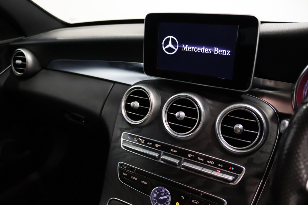 MERCEDES-BENZ C CLASS 2.1 C300dh AMG Line 2018