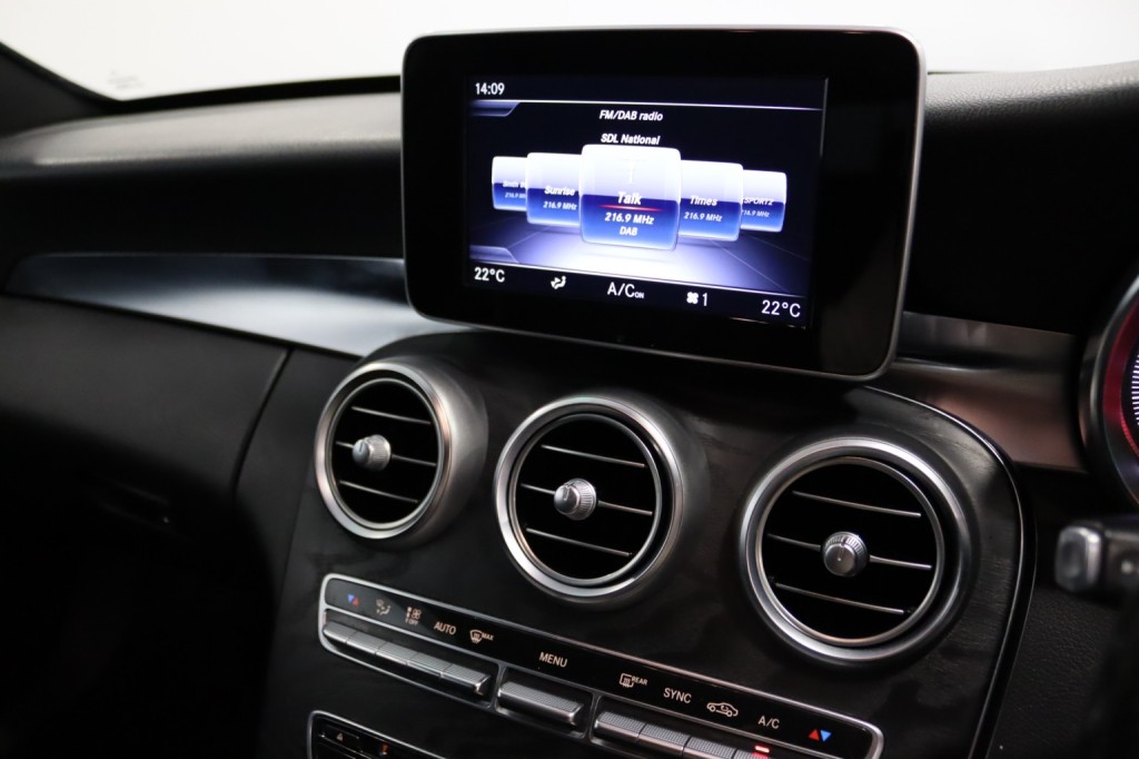 MERCEDES-BENZ C CLASS 2.1 C300dh AMG Line 2018