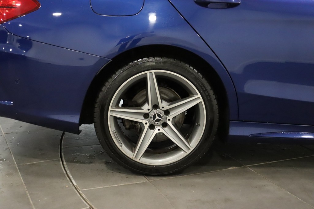 MERCEDES-BENZ C CLASS 2.1 C300dh AMG Line 2018