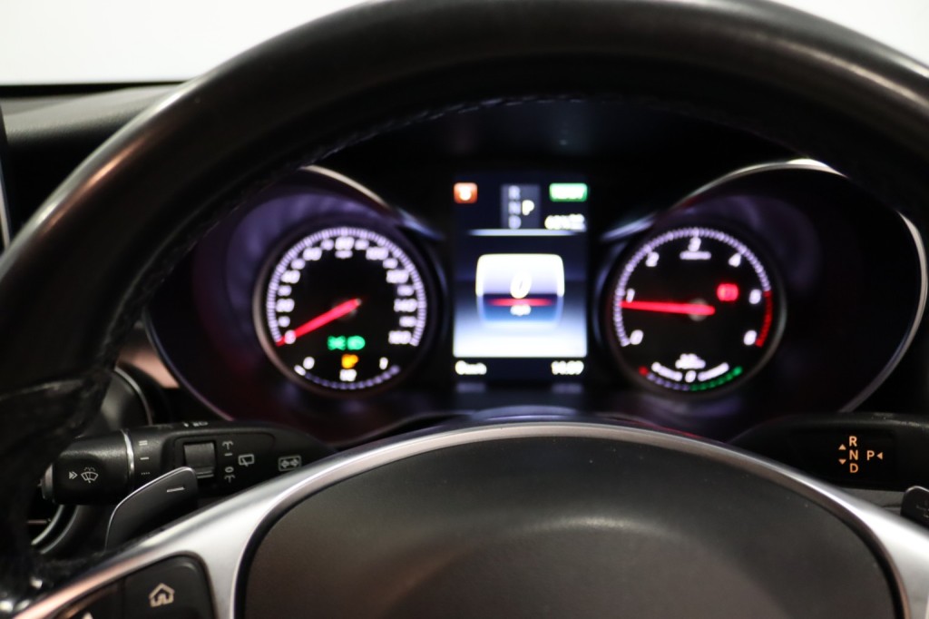 MERCEDES-BENZ C CLASS 2.1 C300dh AMG Line 2018