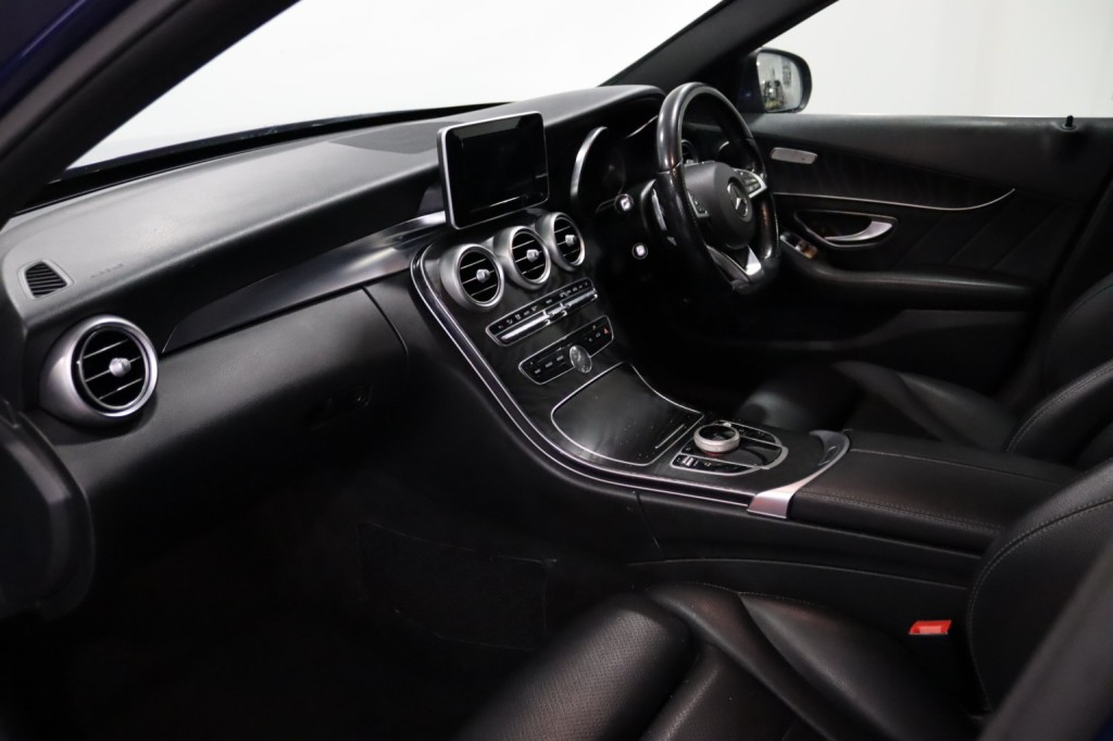 MERCEDES-BENZ C CLASS 2.1 C300dh AMG Line 2018