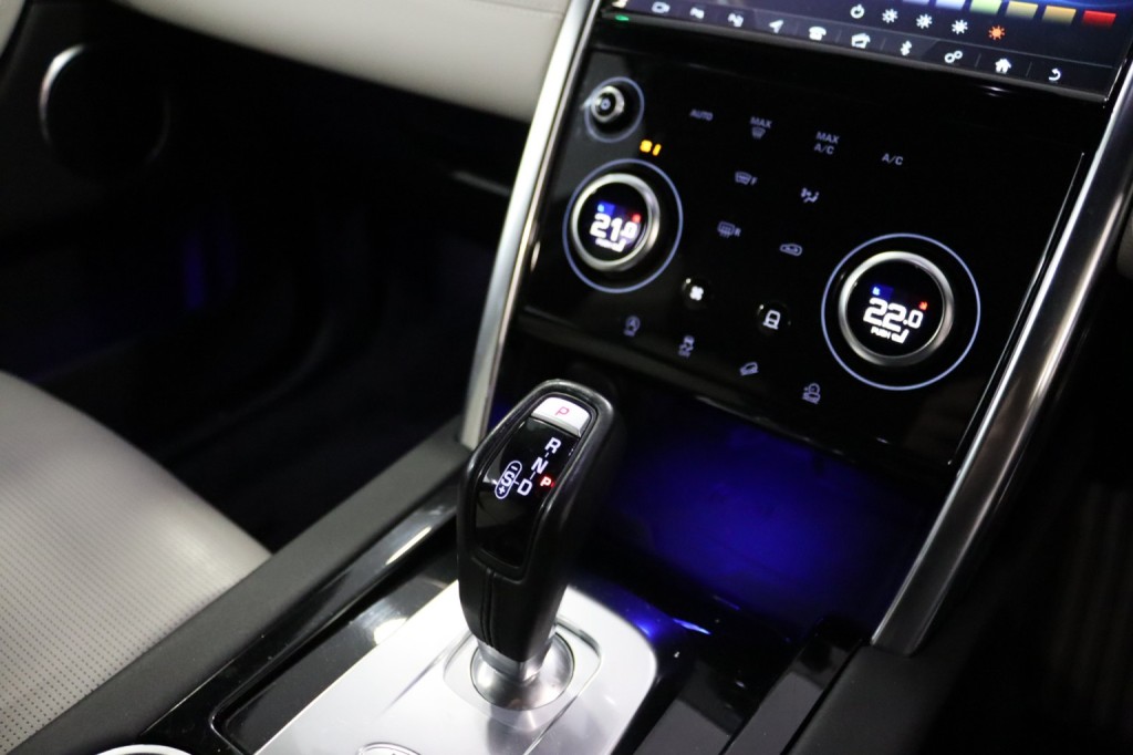 LAND ROVER DISCOVERY SPORT 2.0 D180 MHEV R-Dynamic S 2020