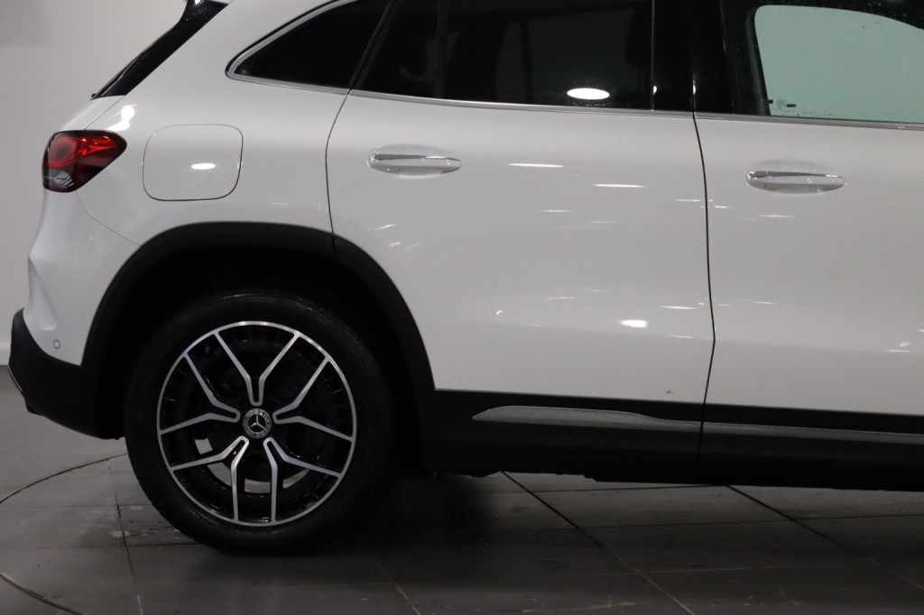 MERCEDES-BENZ EQA EQA 250+ 70.5kWh AMG Line 2022