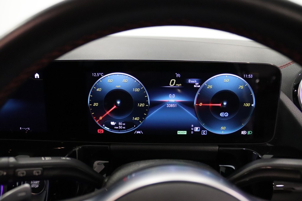 MERCEDES-BENZ EQA EQA 250+ 70.5kWh AMG Line 2022