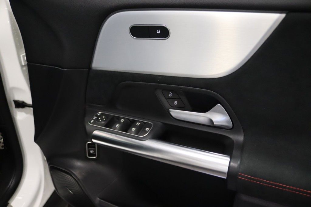 MERCEDES-BENZ EQA EQA 250+ 70.5kWh AMG Line 2022