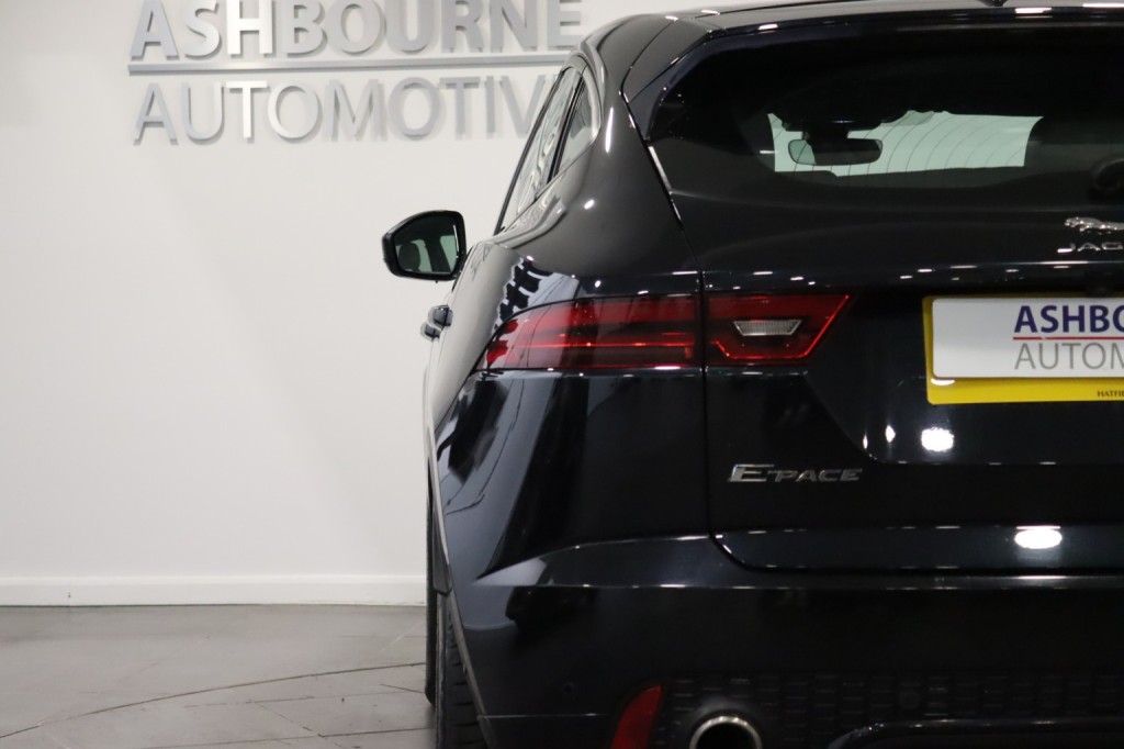 JAGUAR E-PACE 2.0 D240 R-Dynamic SE 2019