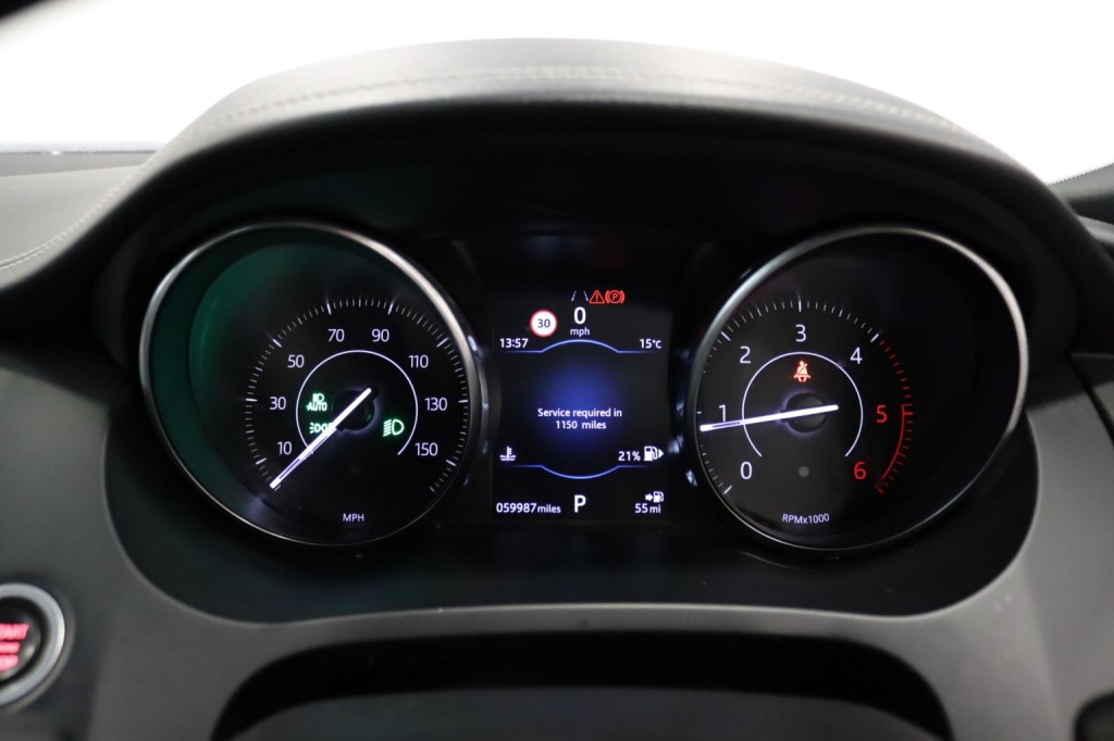 JAGUAR E-PACE 2.0 D240 R-Dynamic SE 2019