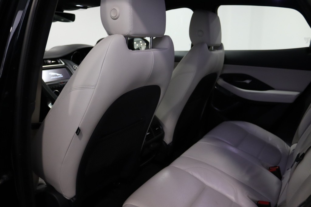 JAGUAR E-PACE 2.0 D240 R-Dynamic SE 2019