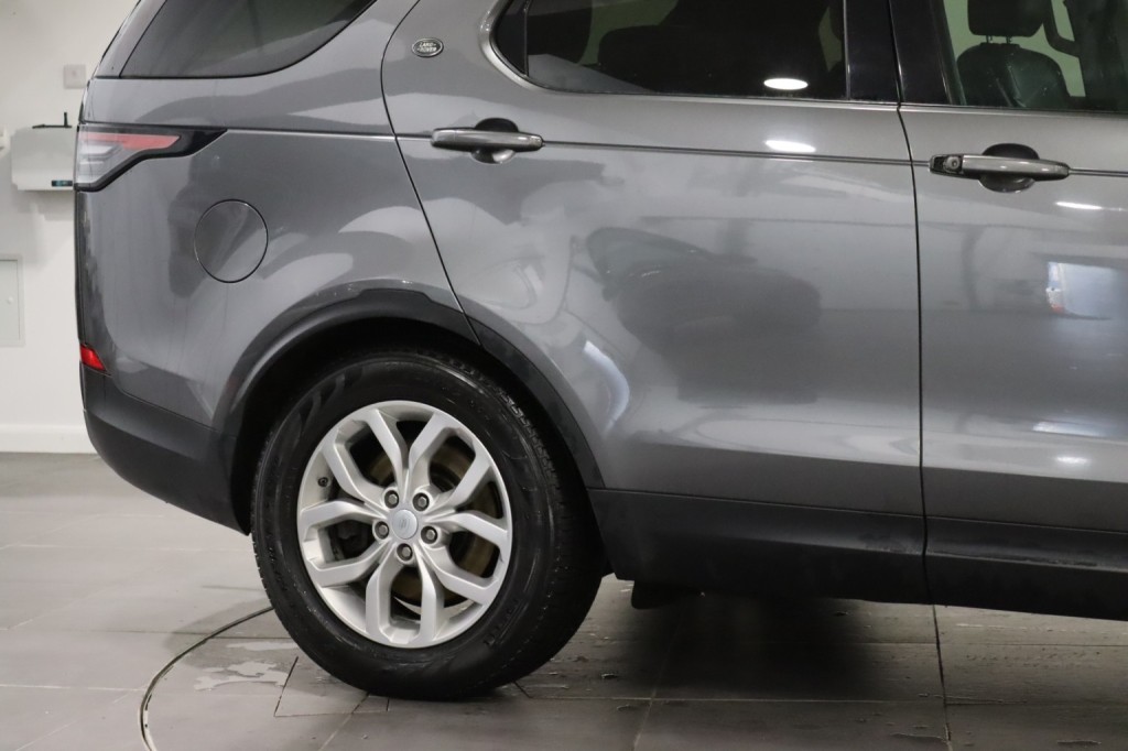 LAND ROVER DISCOVERY 3.0 TD V6 SE 2017