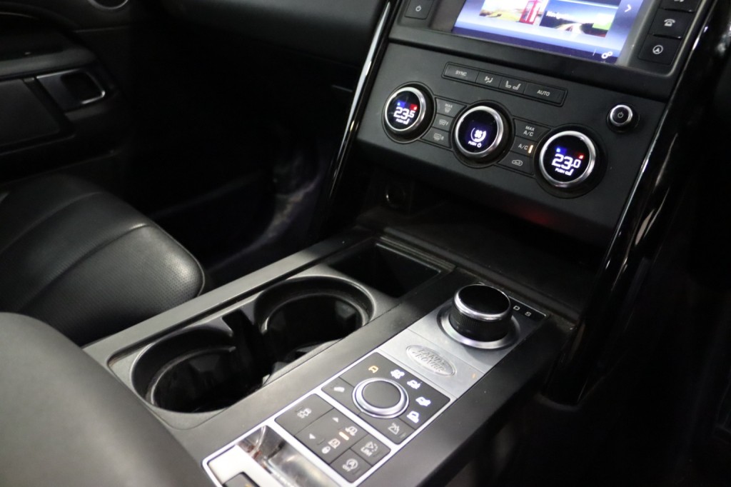 LAND ROVER DISCOVERY 3.0 TD V6 SE 2017