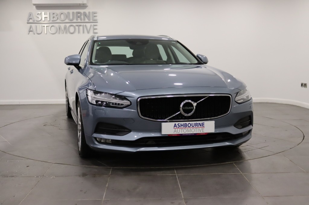 VOLVO V90 2.0 Momentum Plus D4 2019