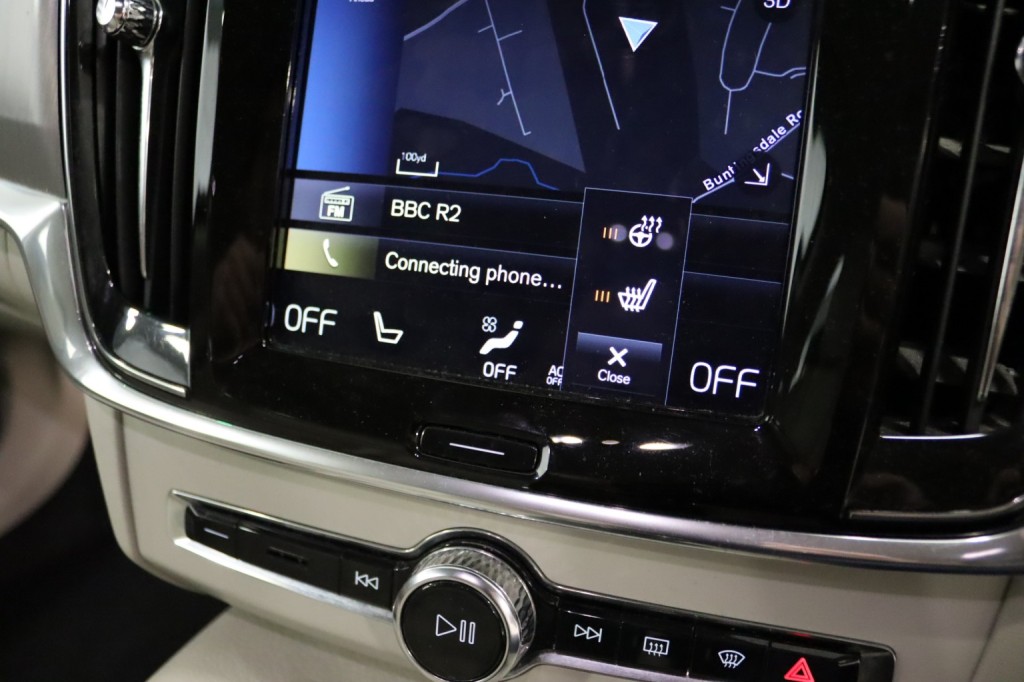 VOLVO V90 2.0 Momentum Plus D4 2019