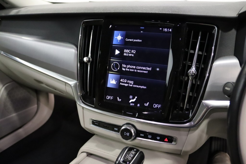 VOLVO V90 2.0 Momentum Plus D4 2019