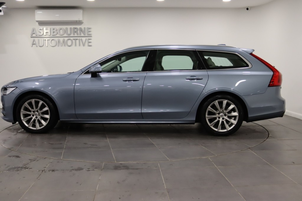 VOLVO V90 2.0 Momentum Plus D4 2019