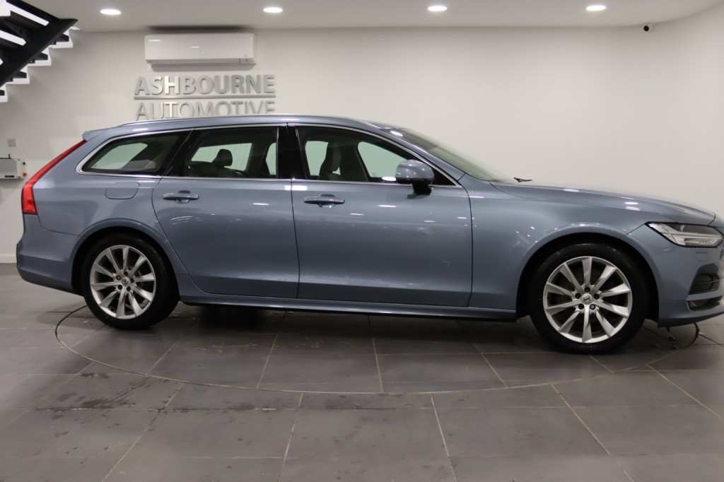 VOLVO V90 2.0 Momentum Plus D4 2019