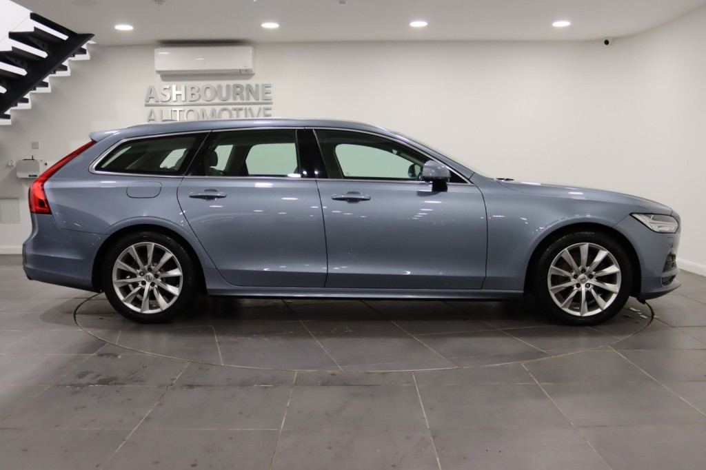 VOLVO V90 2.0 Momentum Plus D4 2019