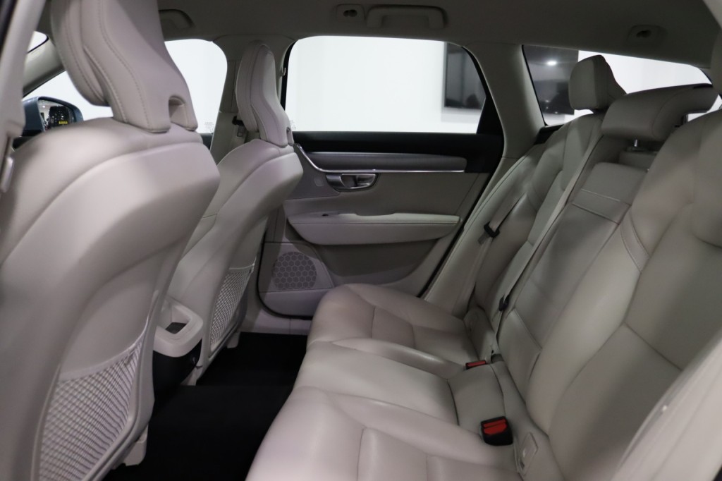 VOLVO V90 2.0 Momentum Plus D4 2019