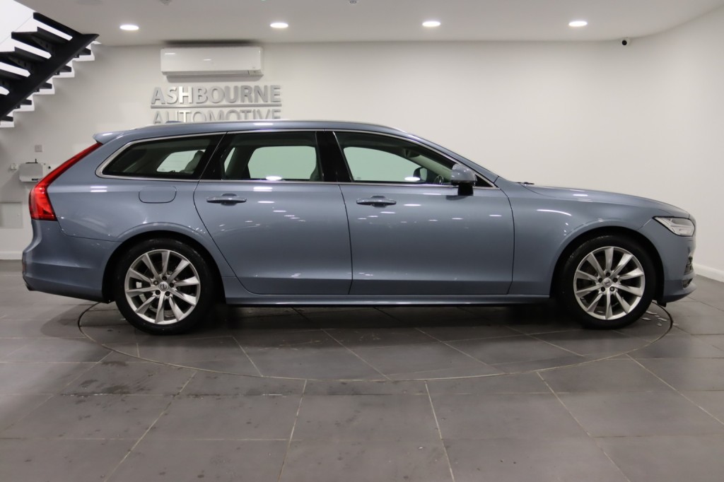 VOLVO V90 2.0 Momentum Plus D4 2019