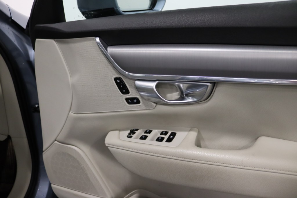 VOLVO V90 2.0 Momentum Plus D4 2019