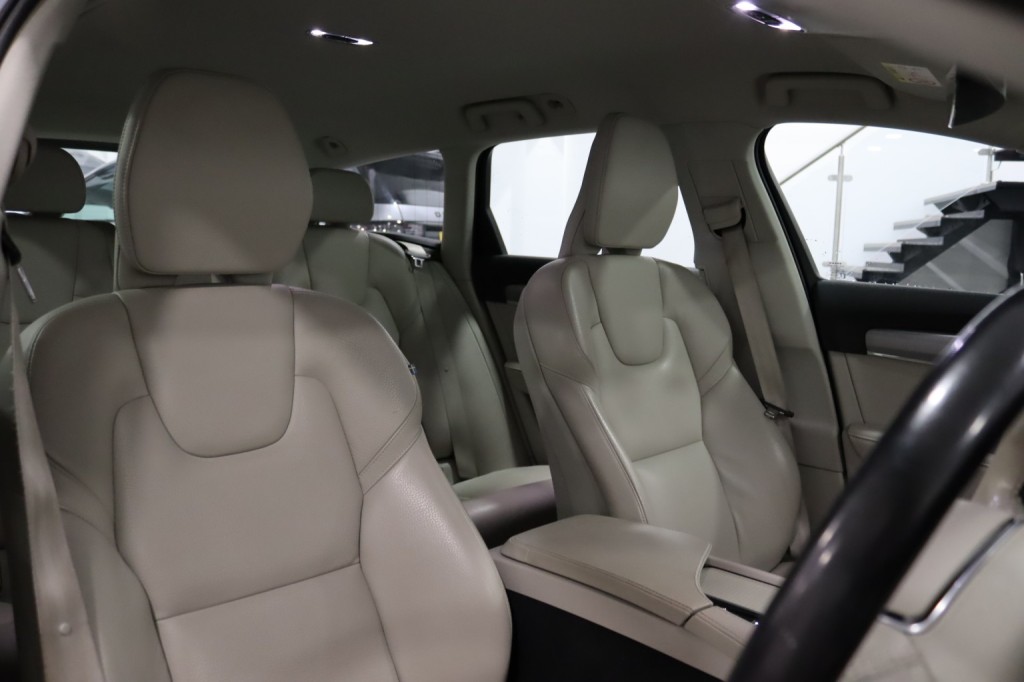VOLVO V90 2.0 Momentum Plus D4 2019