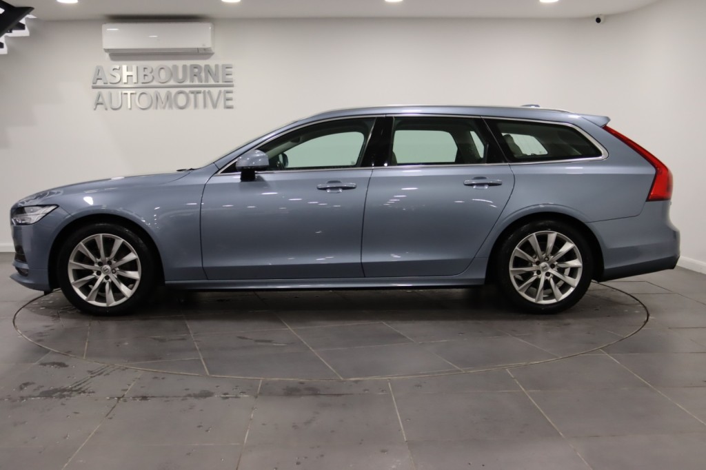 VOLVO V90 2.0 Momentum Plus D4 2019