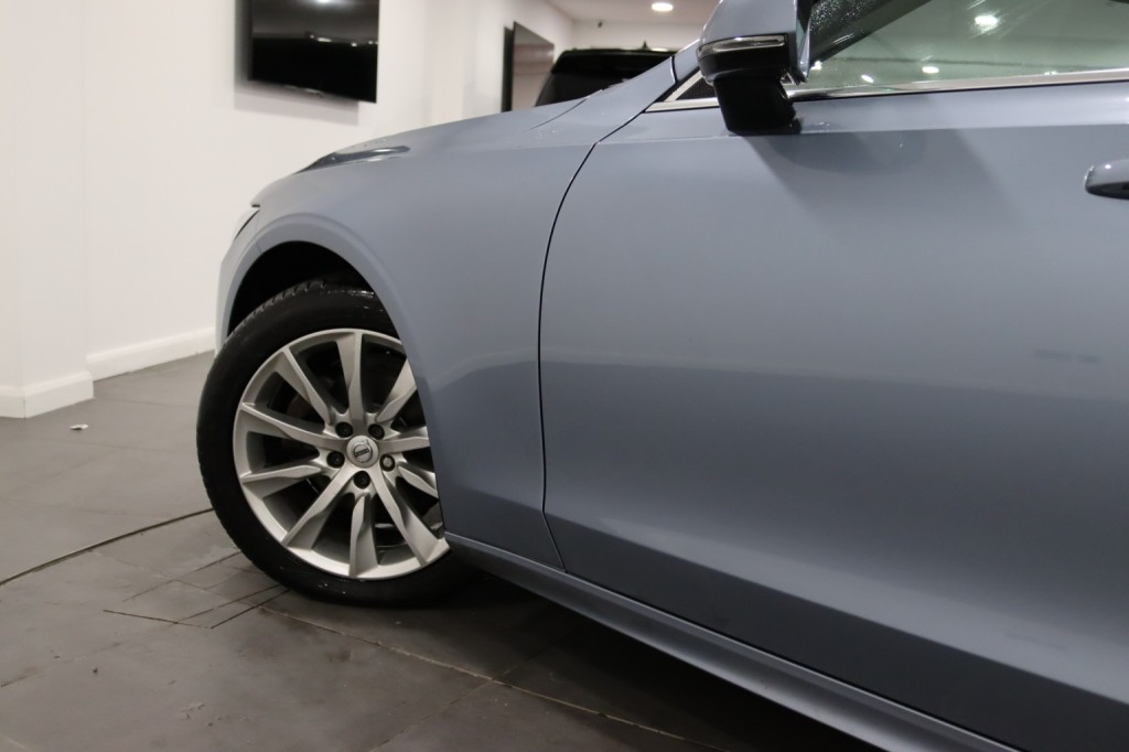 VOLVO V90 2.0 Momentum Plus D4 2019