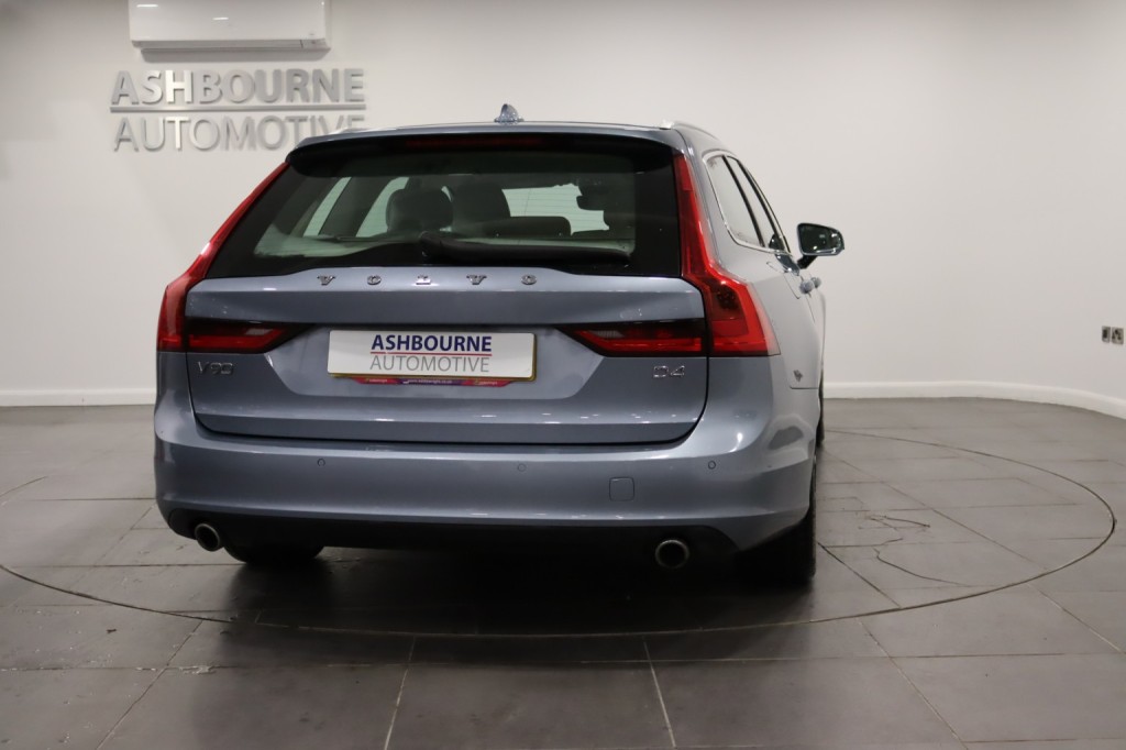VOLVO V90 2.0 Momentum Plus D4 2019