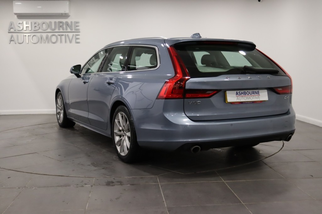 VOLVO V90 2.0 Momentum Plus D4 2019