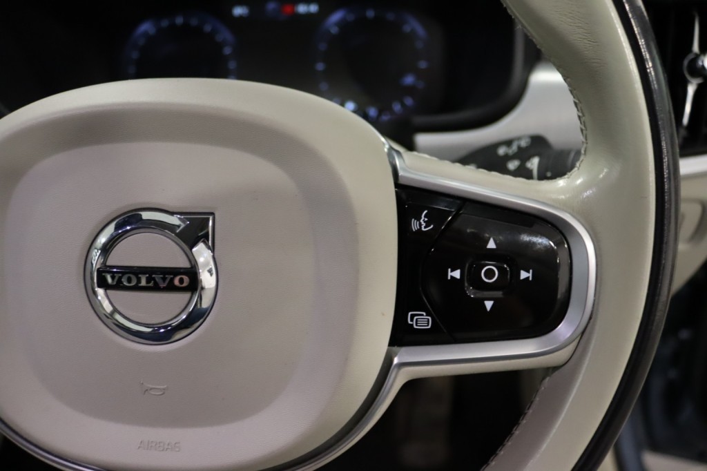 VOLVO V90 2.0 Momentum Plus D4 2019