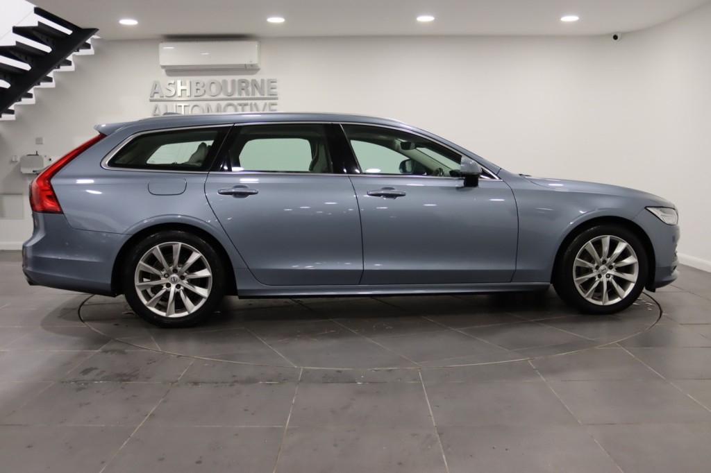 VOLVO V90 2.0 Momentum Plus D4 2019