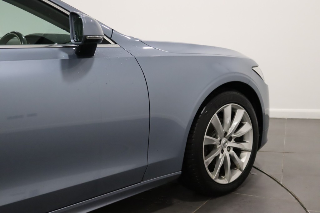 VOLVO V90 2.0 Momentum Plus D4 2019