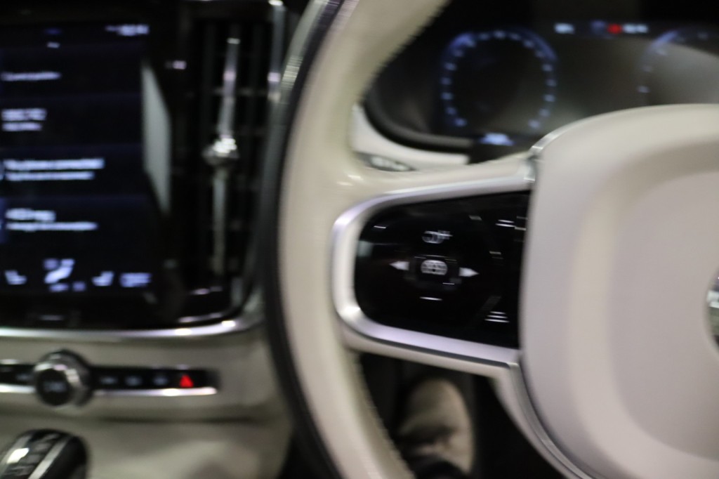 VOLVO V90 2.0 Momentum Plus D4 2019