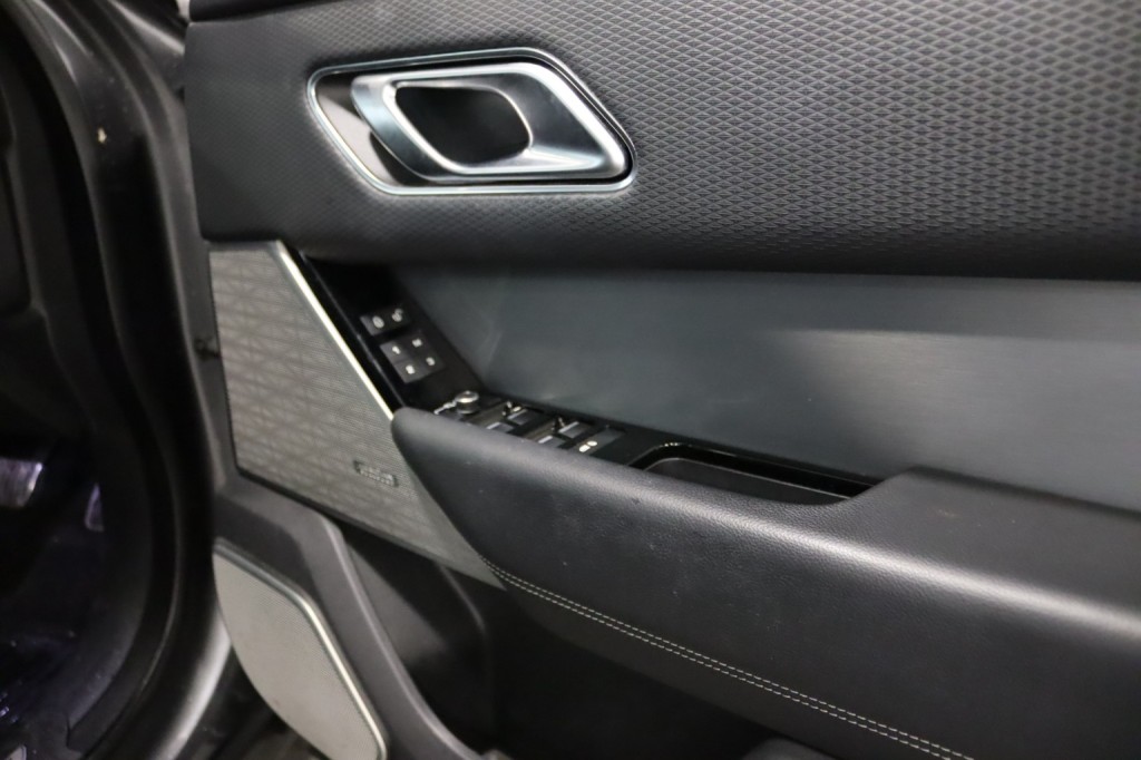 LAND ROVER RANGE ROVER VELAR 2.0 D240 R-Dynamic SE 2019